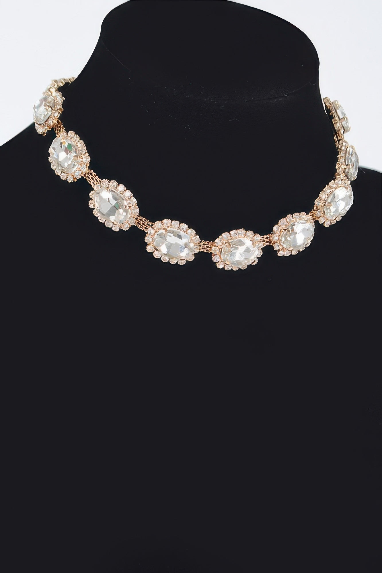 Rhinestone Oval Shape Necklace Secondary image