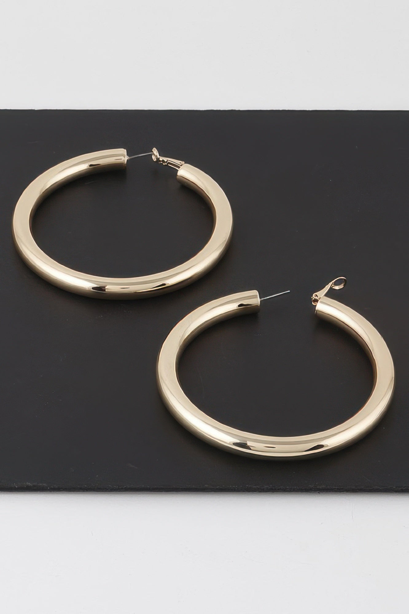 Sleek Tube Hoop Earrings Secondary image