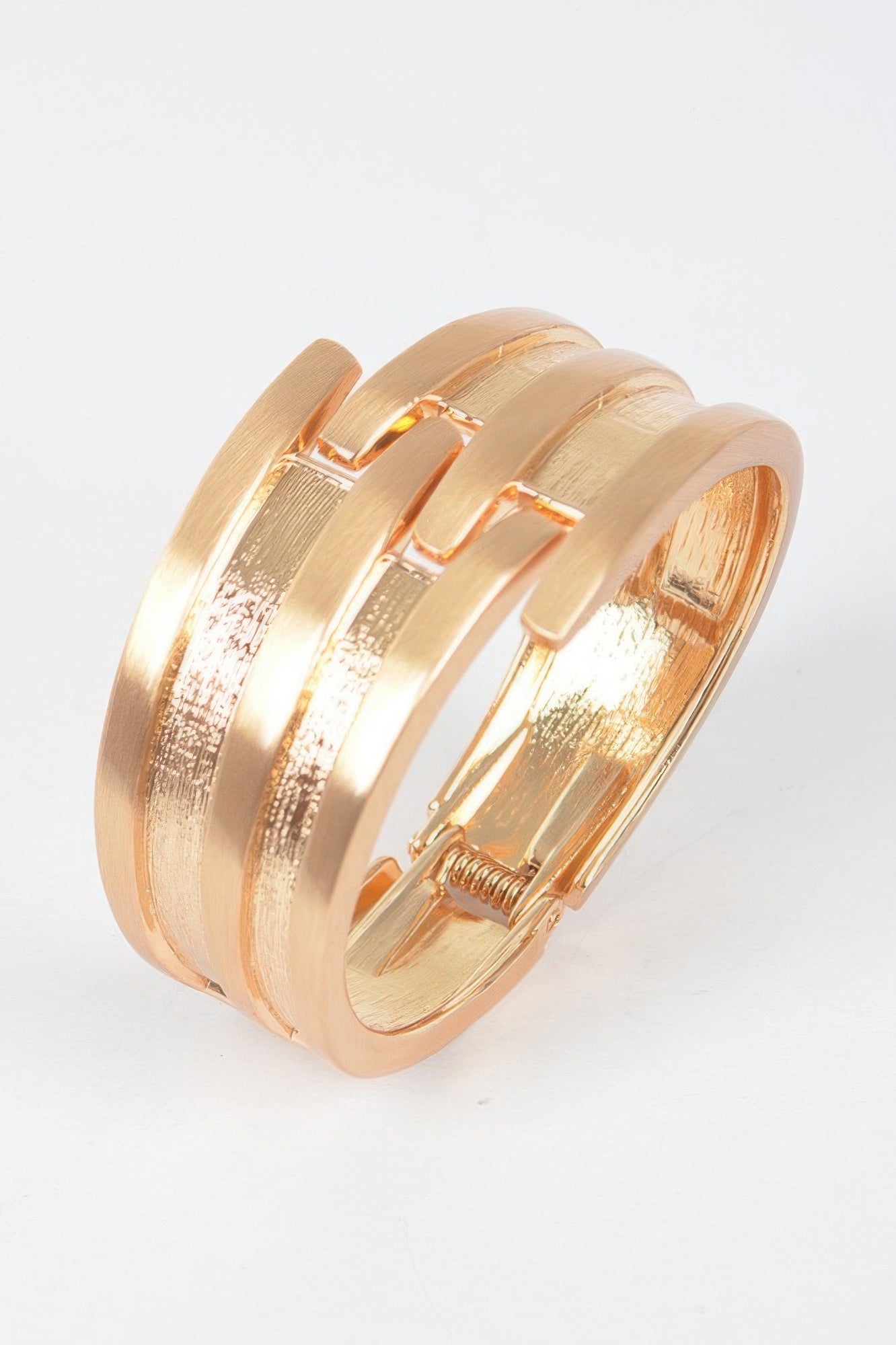 Metal Spring Hinge Cuff Bracelet Secondary image