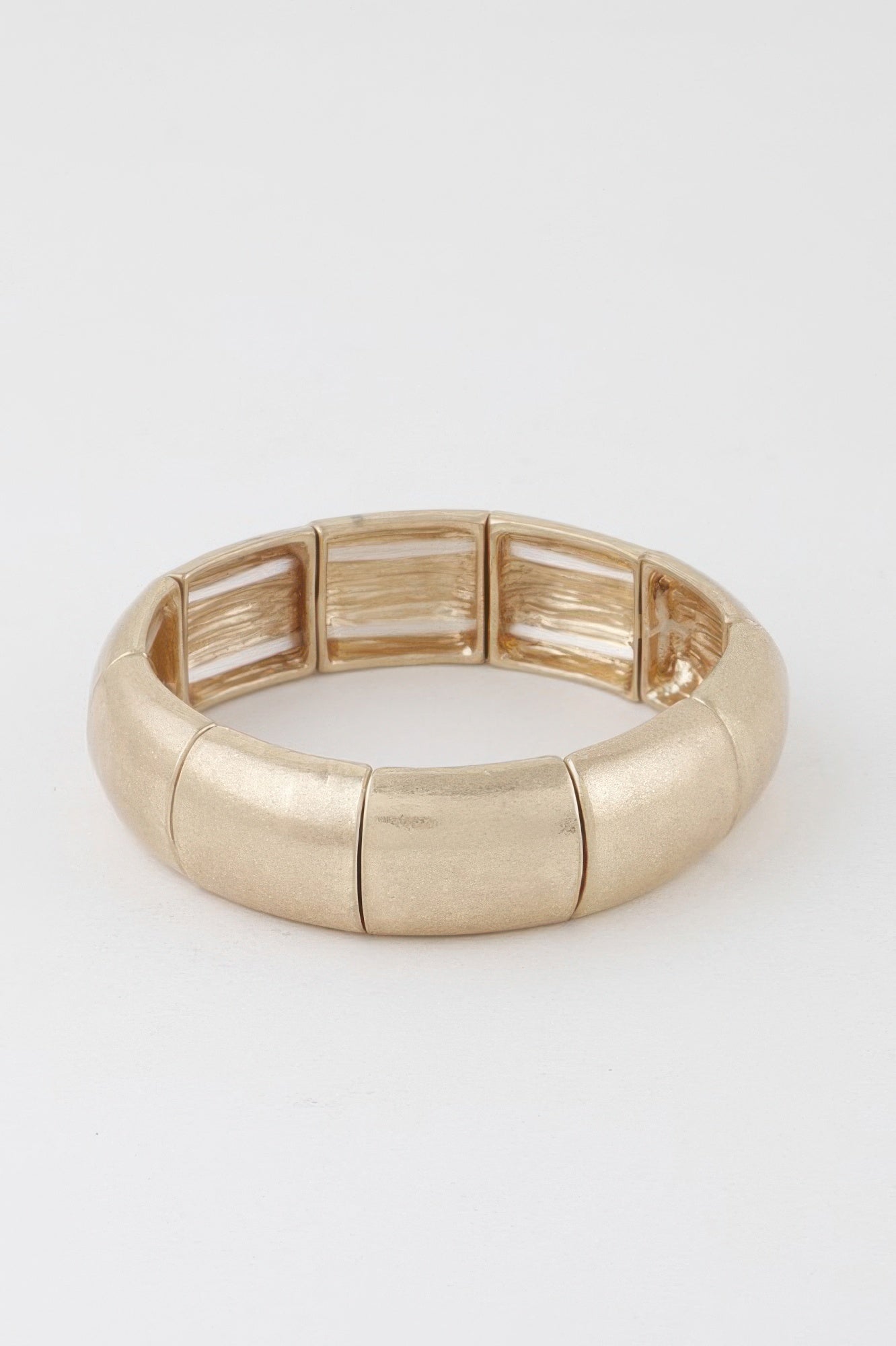 Roly Poly Shell Bracelet Secondary image