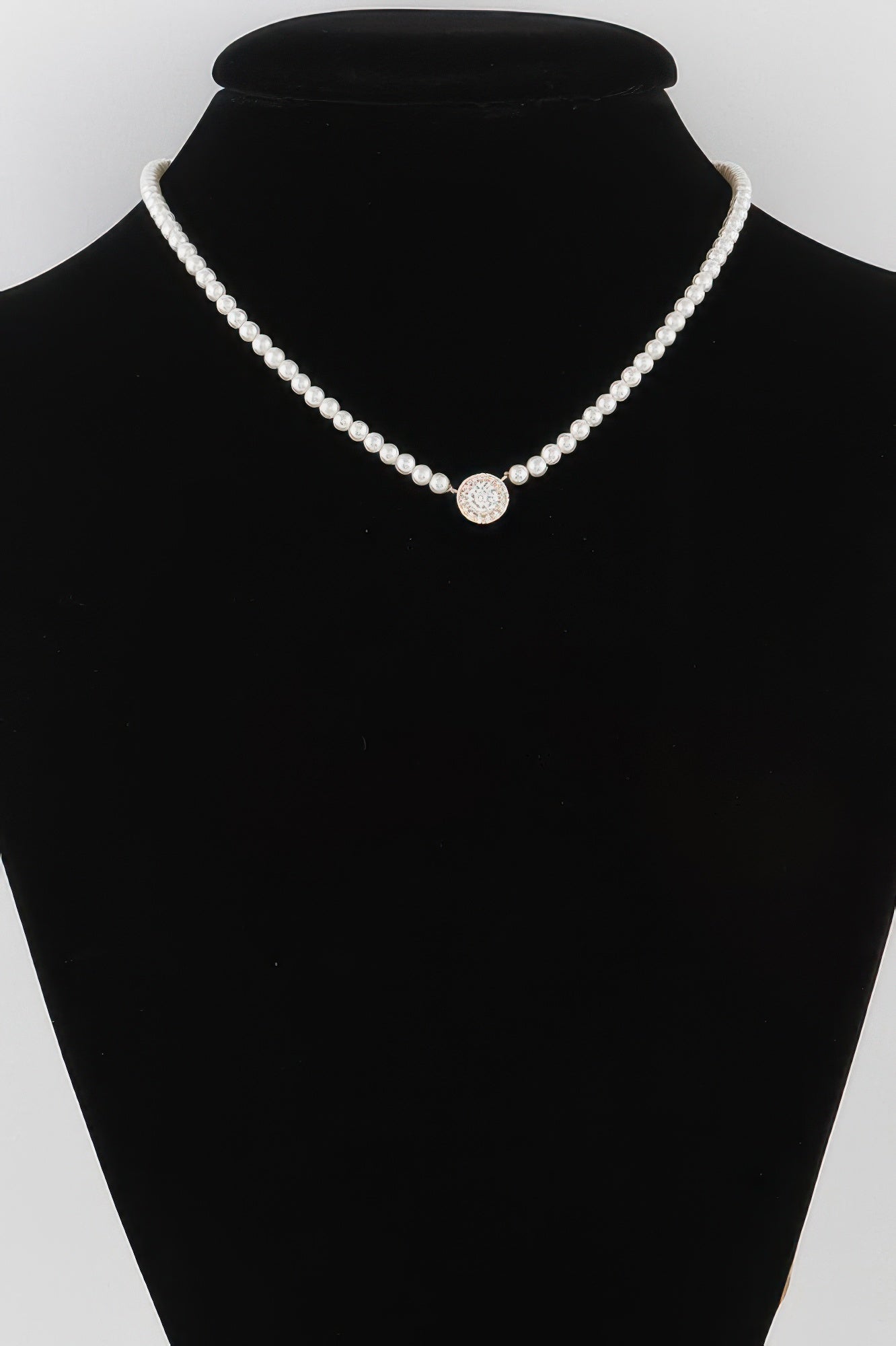 Rhinestone Pearl Beaded Necklace Secondary image