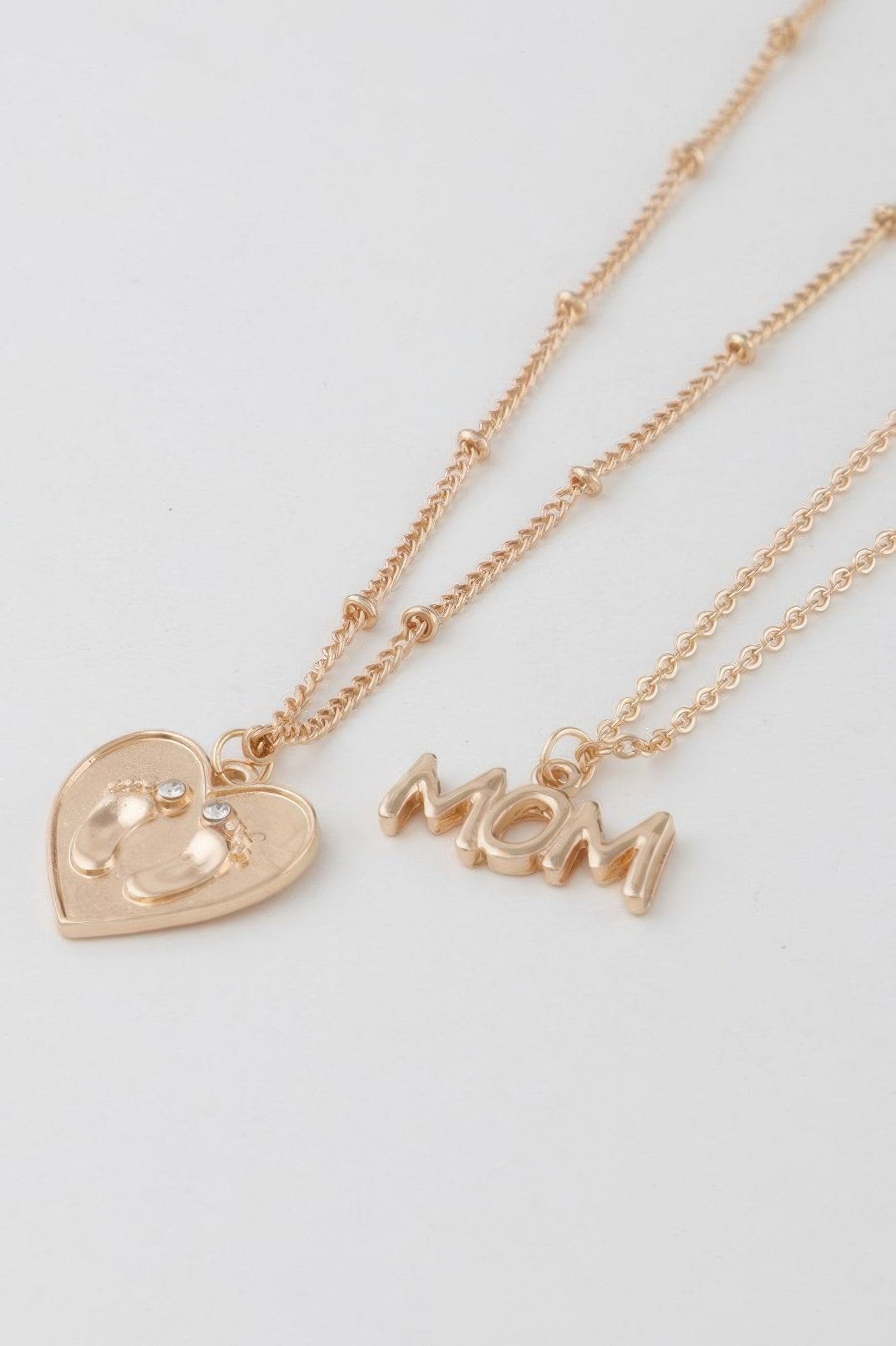 Mom Heart Pendant Necklace Secondary image