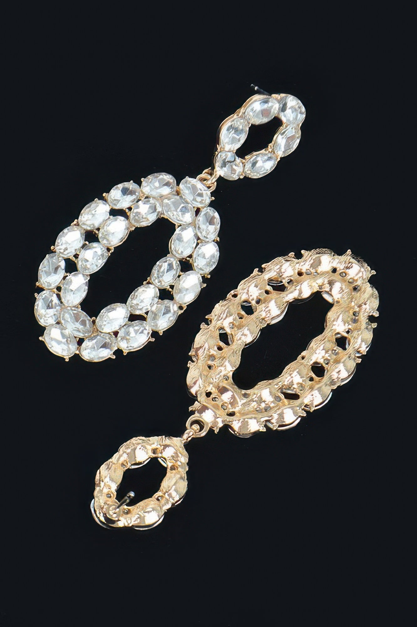 Rhinestone Oval Daggle Earring Secondary image
