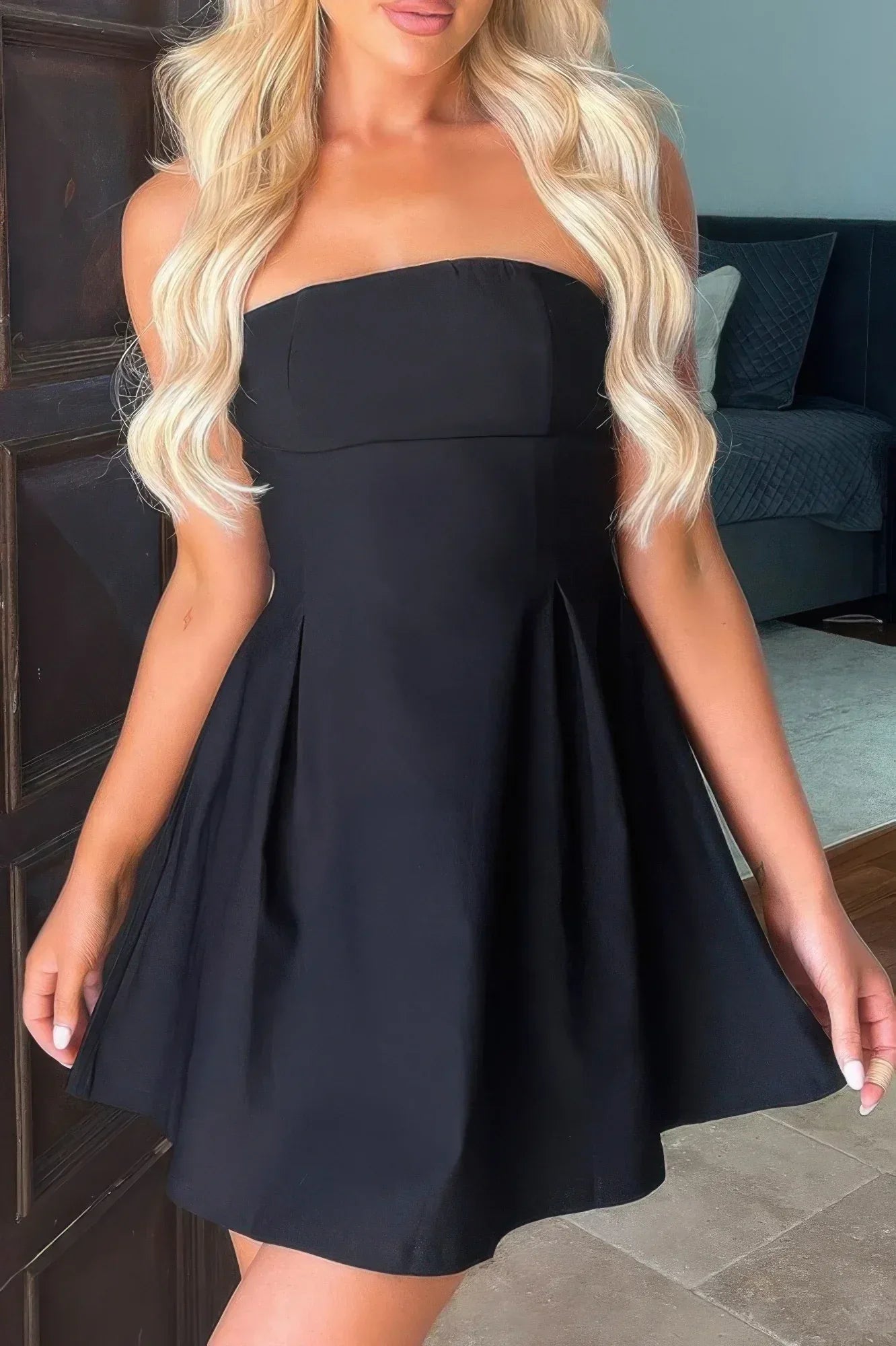 Off Shoulder Elegant Tube Cuff A Swing Short Dress Secondary image