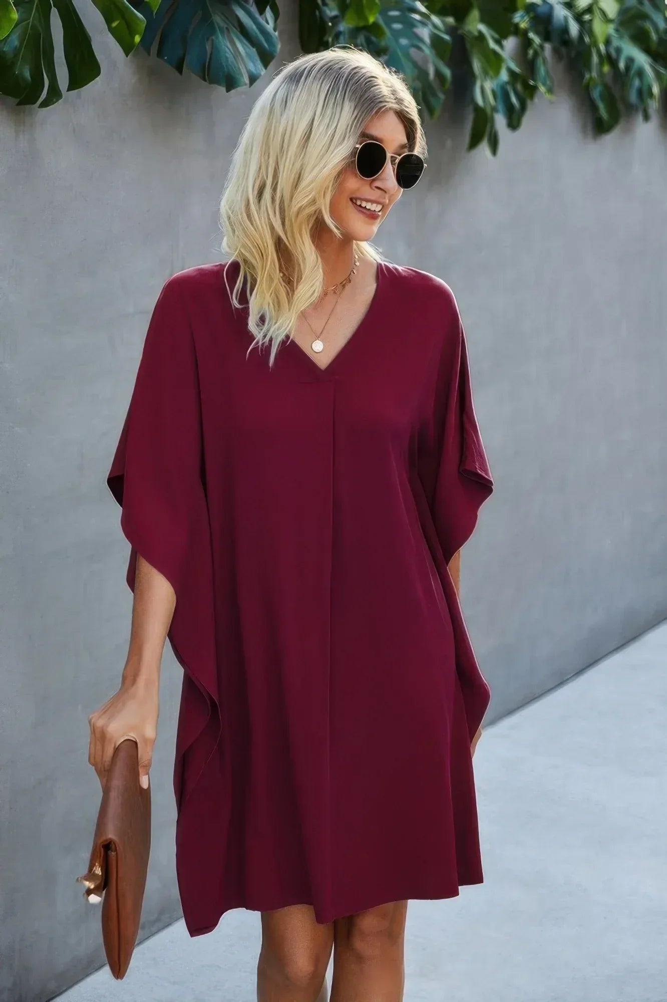 Solid Batwing Short Sleeve Sleeve Tunic Dress Secondary image