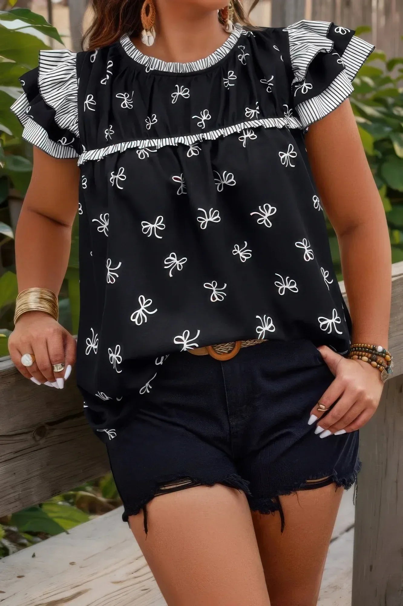 Plus Size Ruffle Hem Random Print Loose Shirt Secondary image