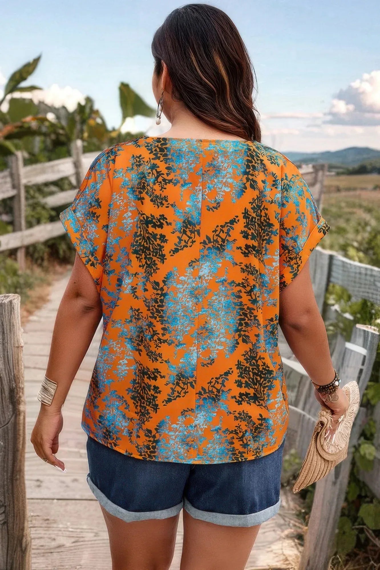 Plus Floral V Neck Batwing Sleeve Loose Shirt Secondary image