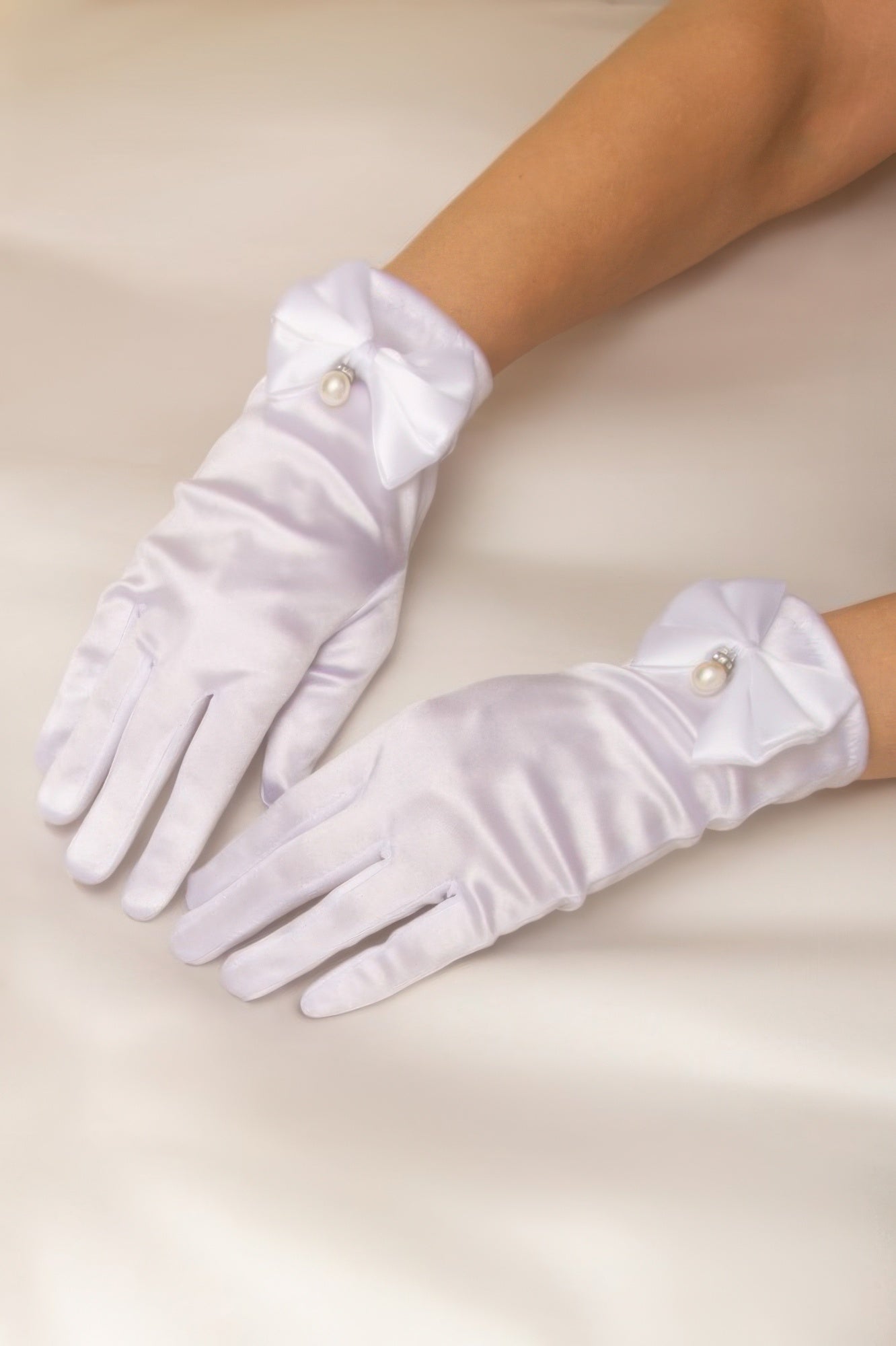 Women's Bridal Wrist Length Satin Gloves Secondary image