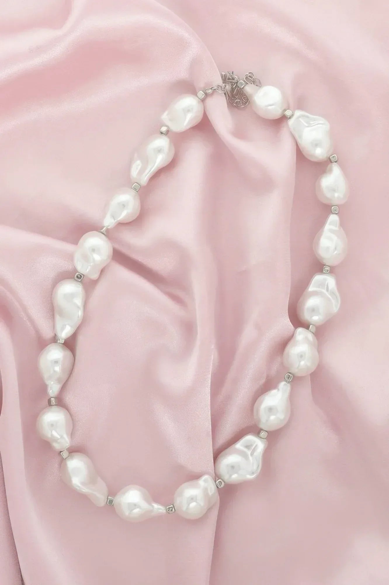 White Baroque Pearl Necklace | Mixtshop LLC Main image