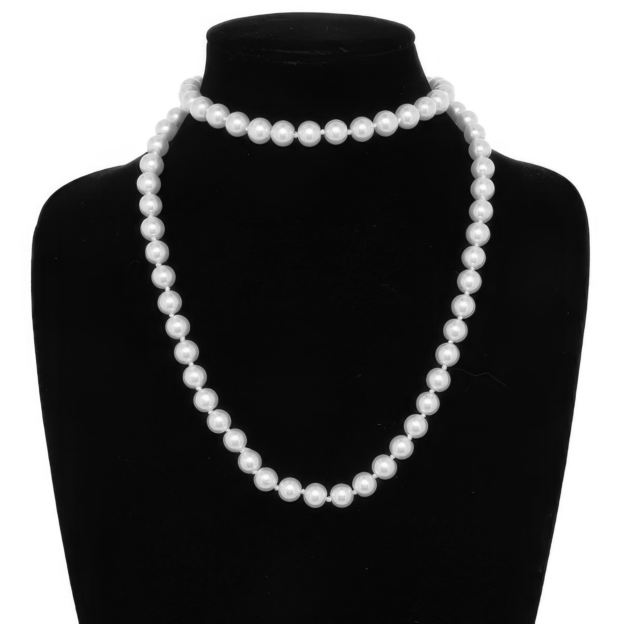 White Pearlescent Pearl Beaded Necklace Secondary image