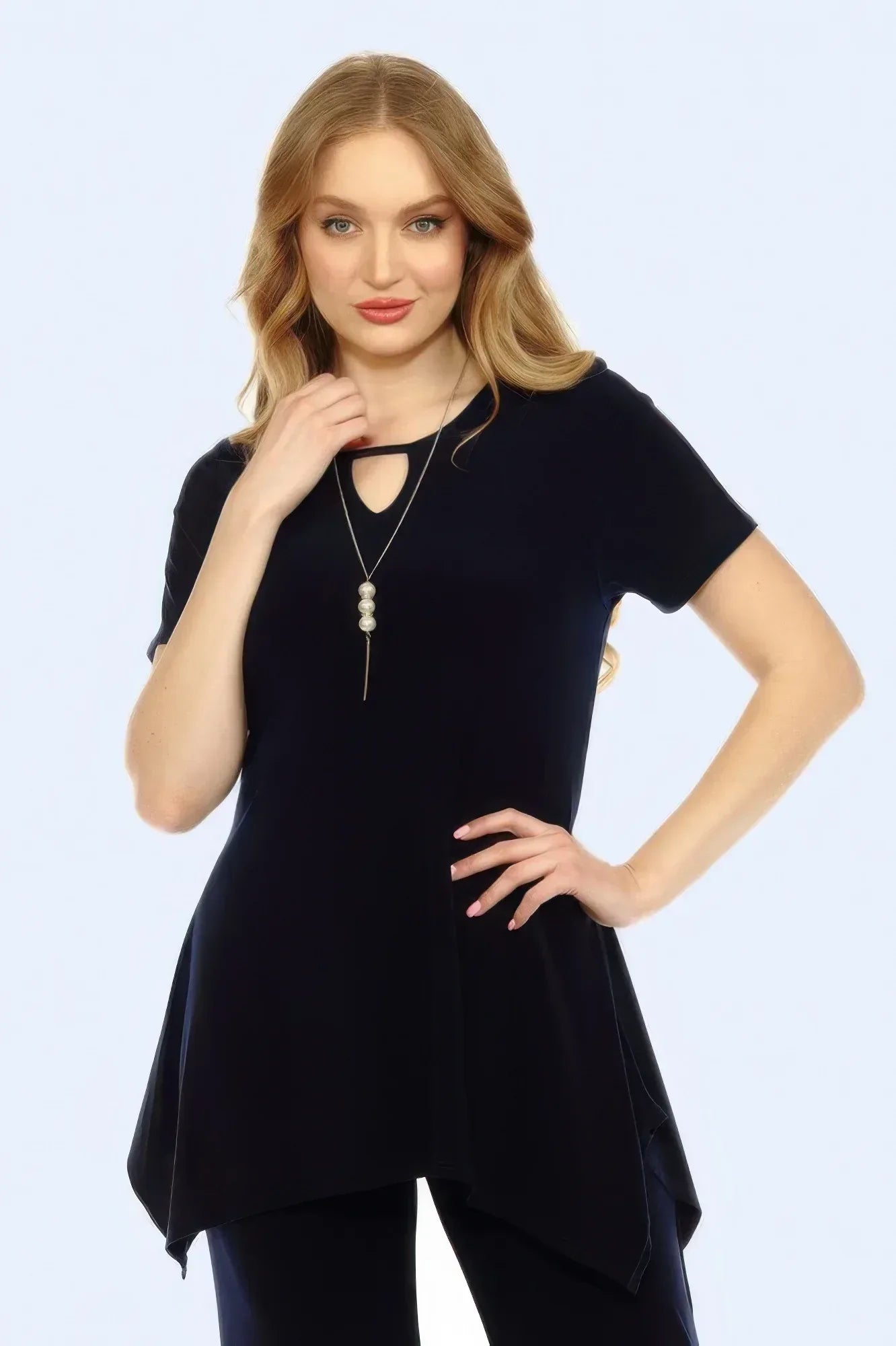 Hit Key Hole Sharkbite Hem Top | Mixtshop LLC
