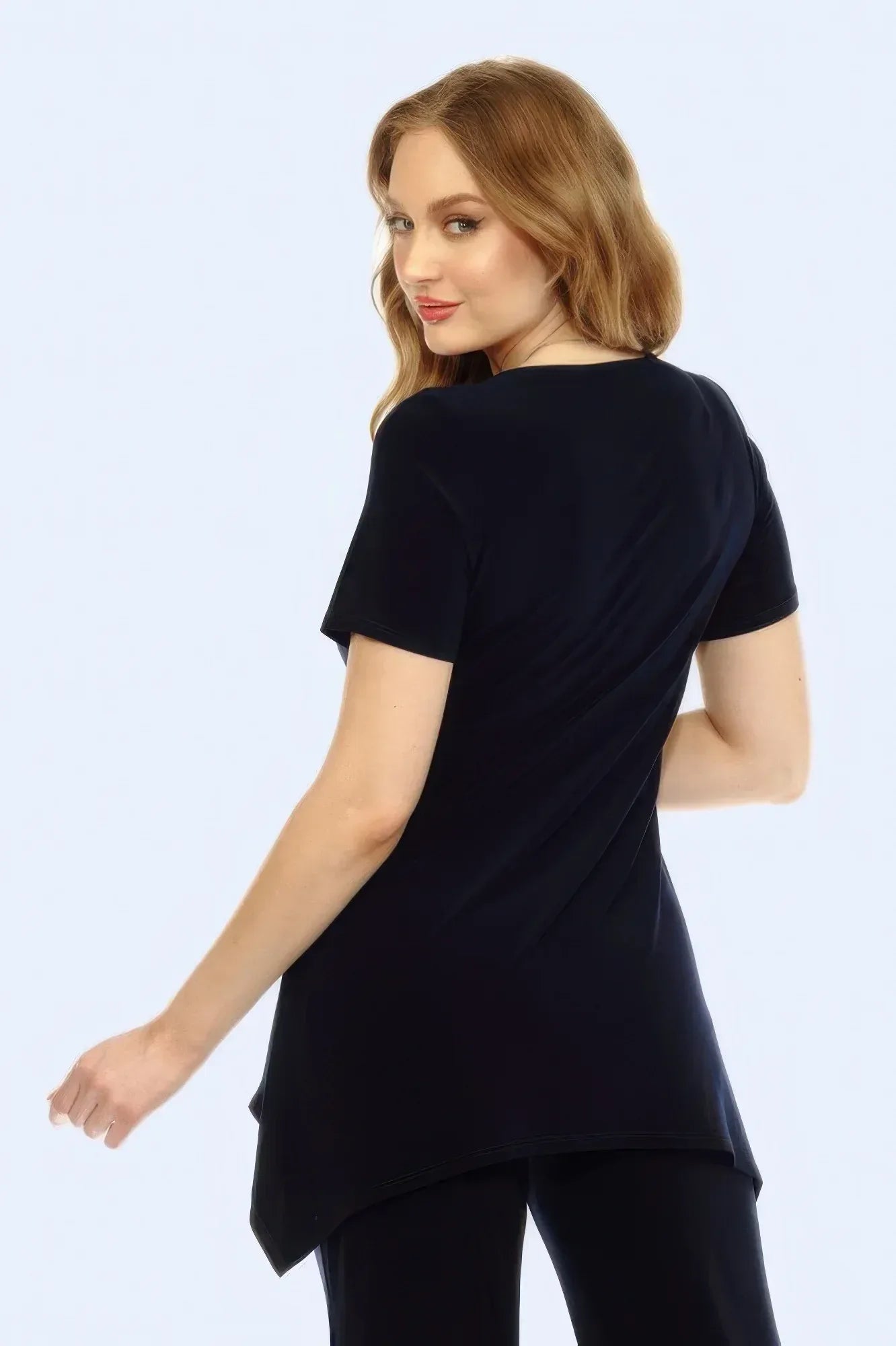 Hit Key Hole Sharkbite Hem Top | Mixtshop LLC