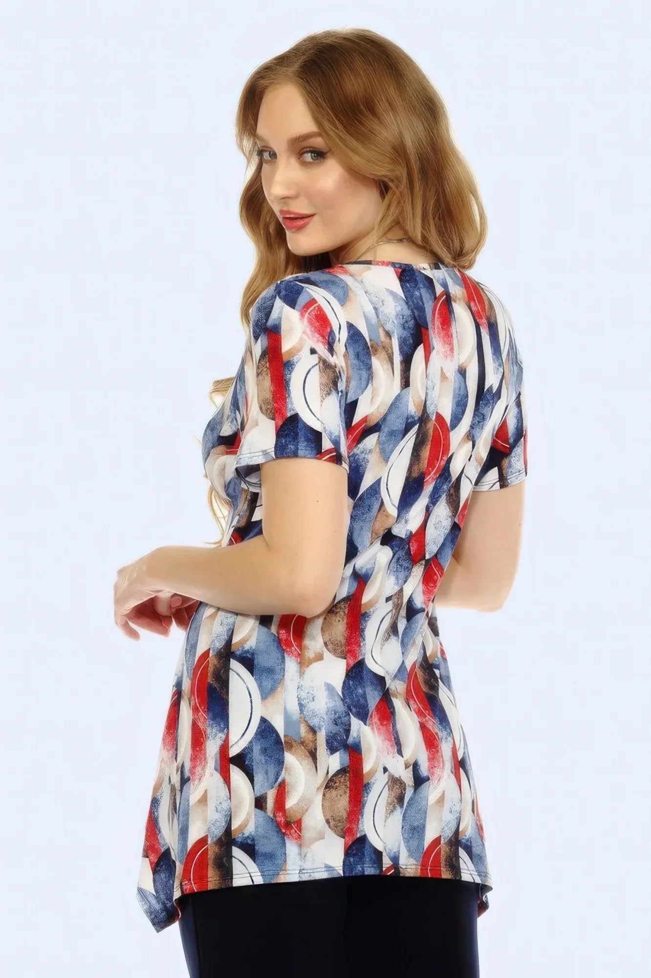 Hit Key Hole Sharkbite Hem Top | Mixtshop LLC