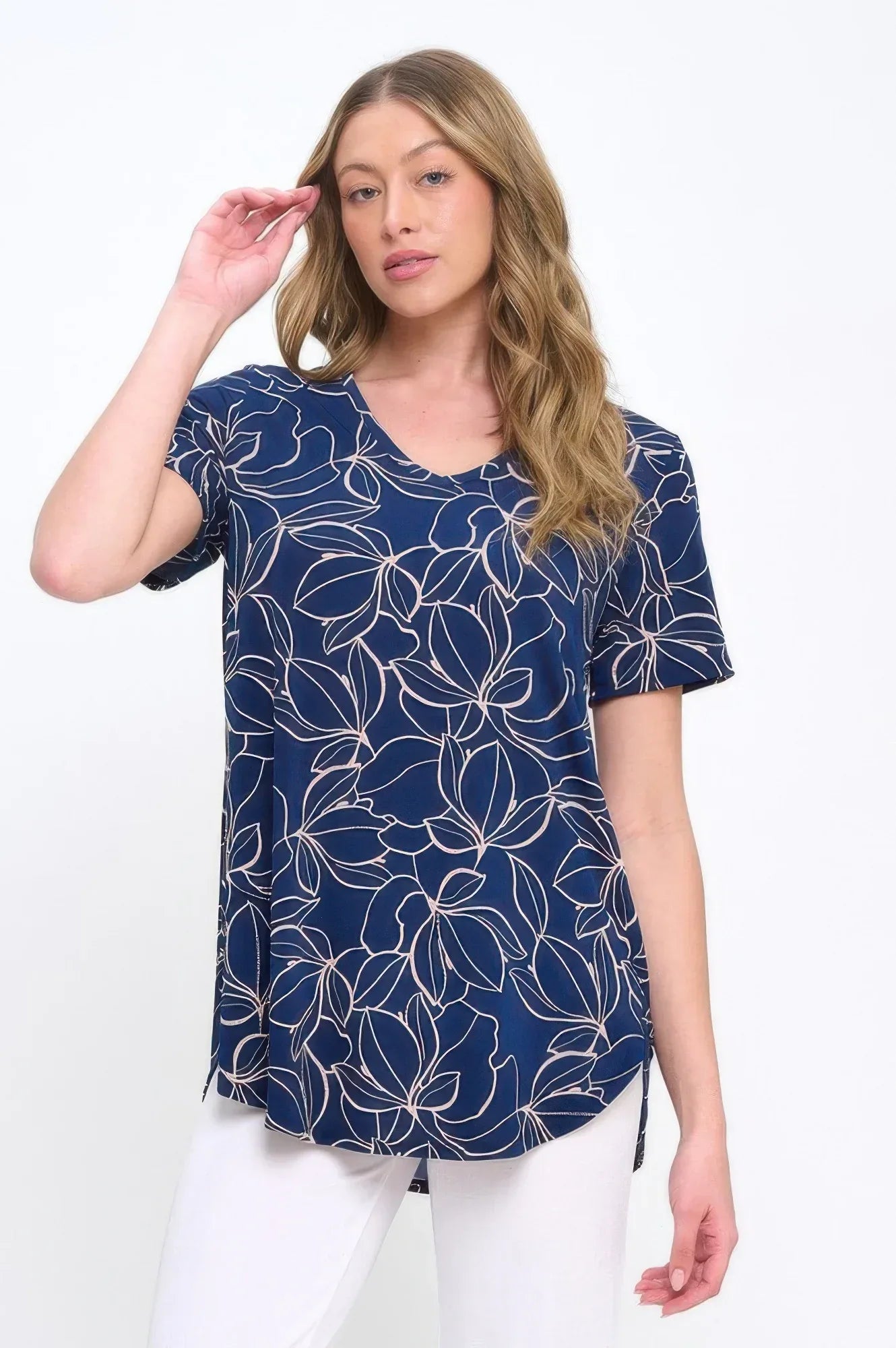 Hit V-neck Binding Top | Mixtshop LLC Main image