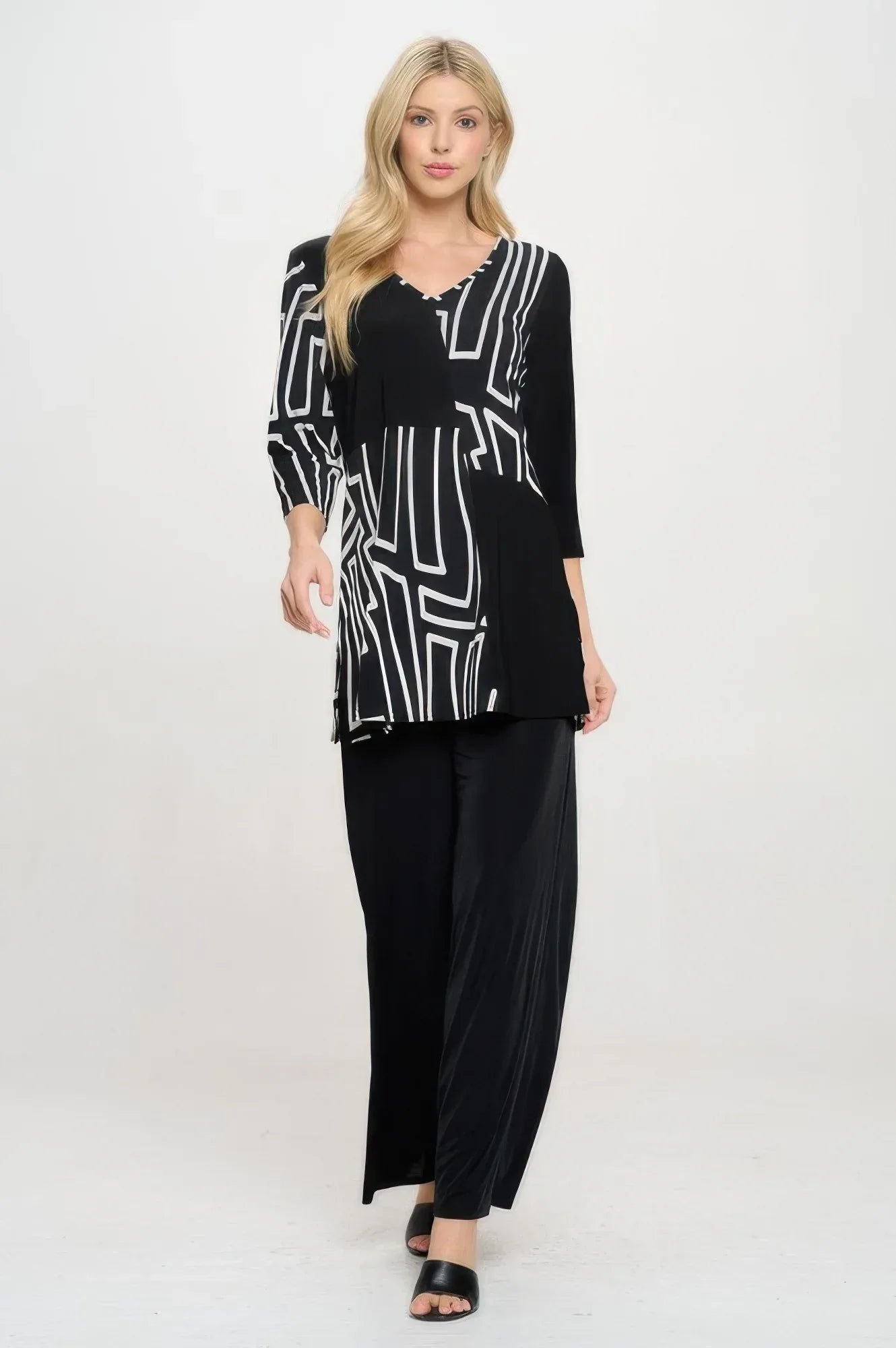 Hit Contrast V-neck Tunic Top | Mixtshop LLC