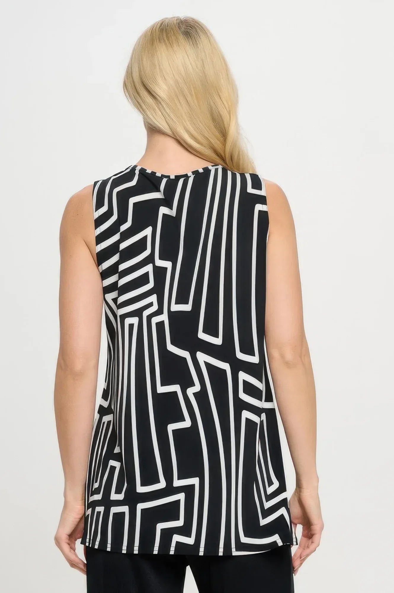 Hit Point V-neckline Tank Top | Mixtshop LLC