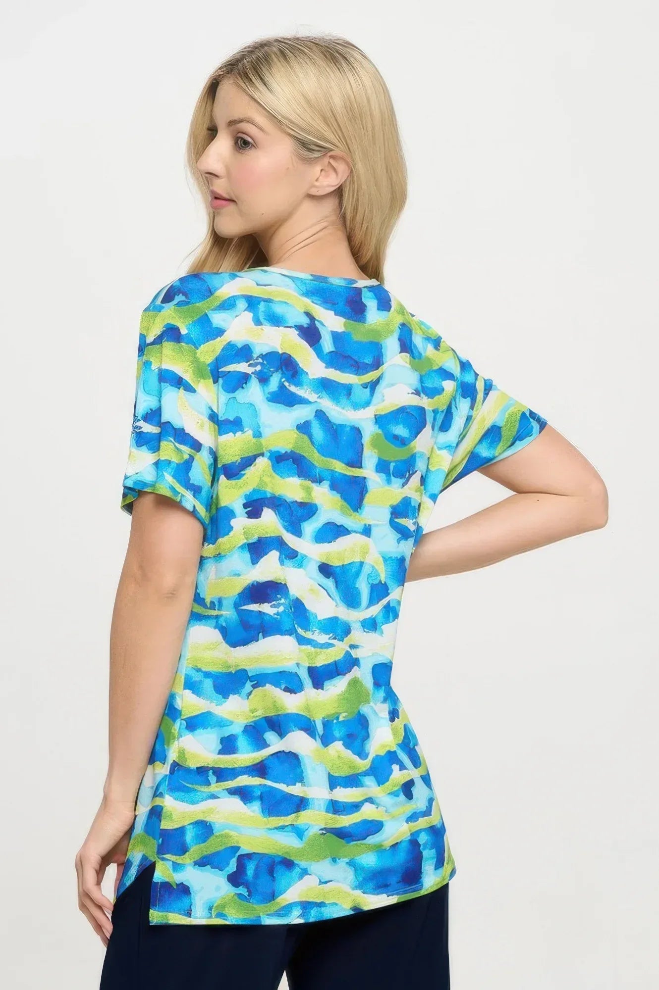 Hit Point V-neckline Top | Mixtshop LLC