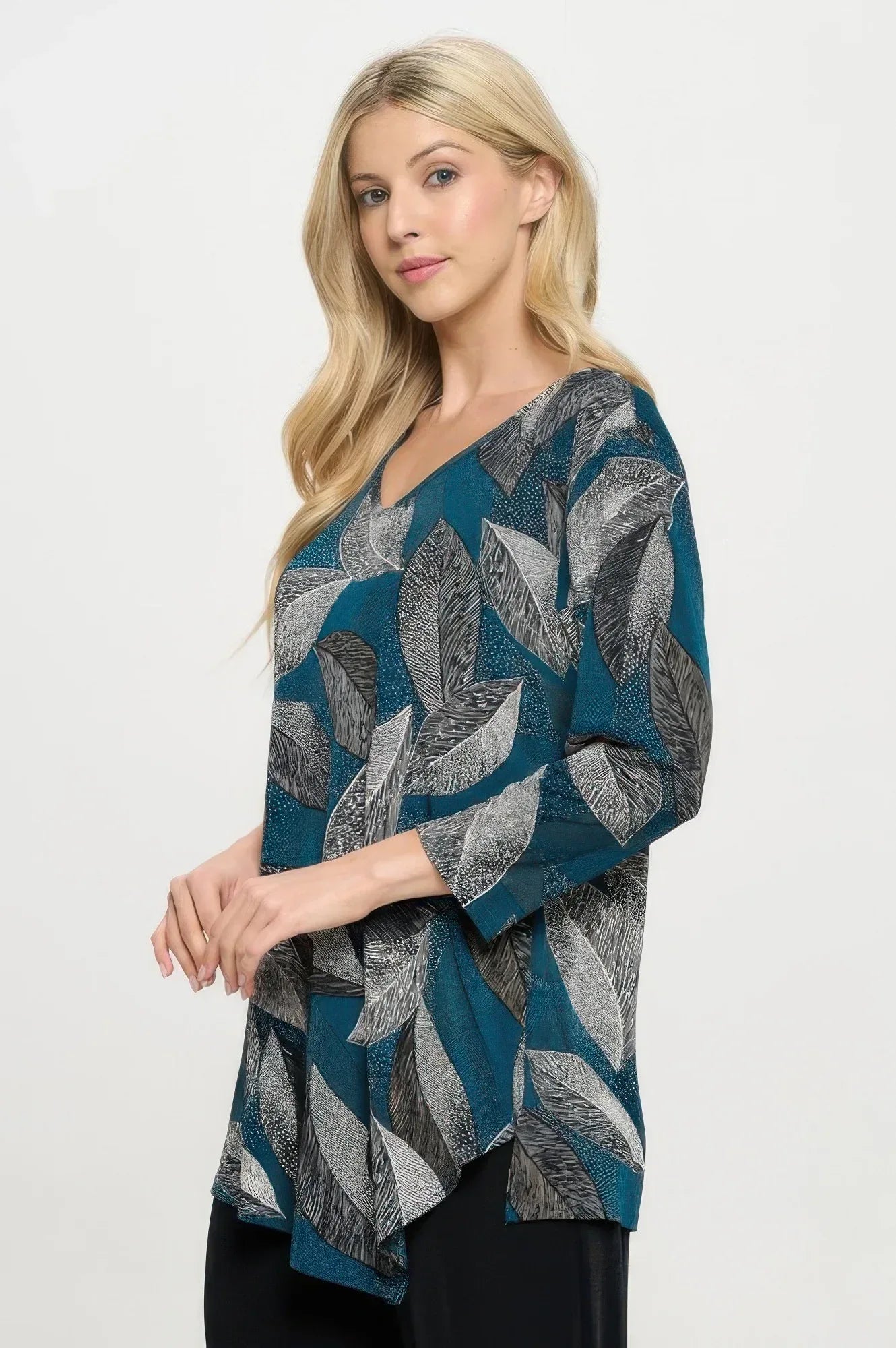 Hit Point V-neckline Top | Mixtshop LLC