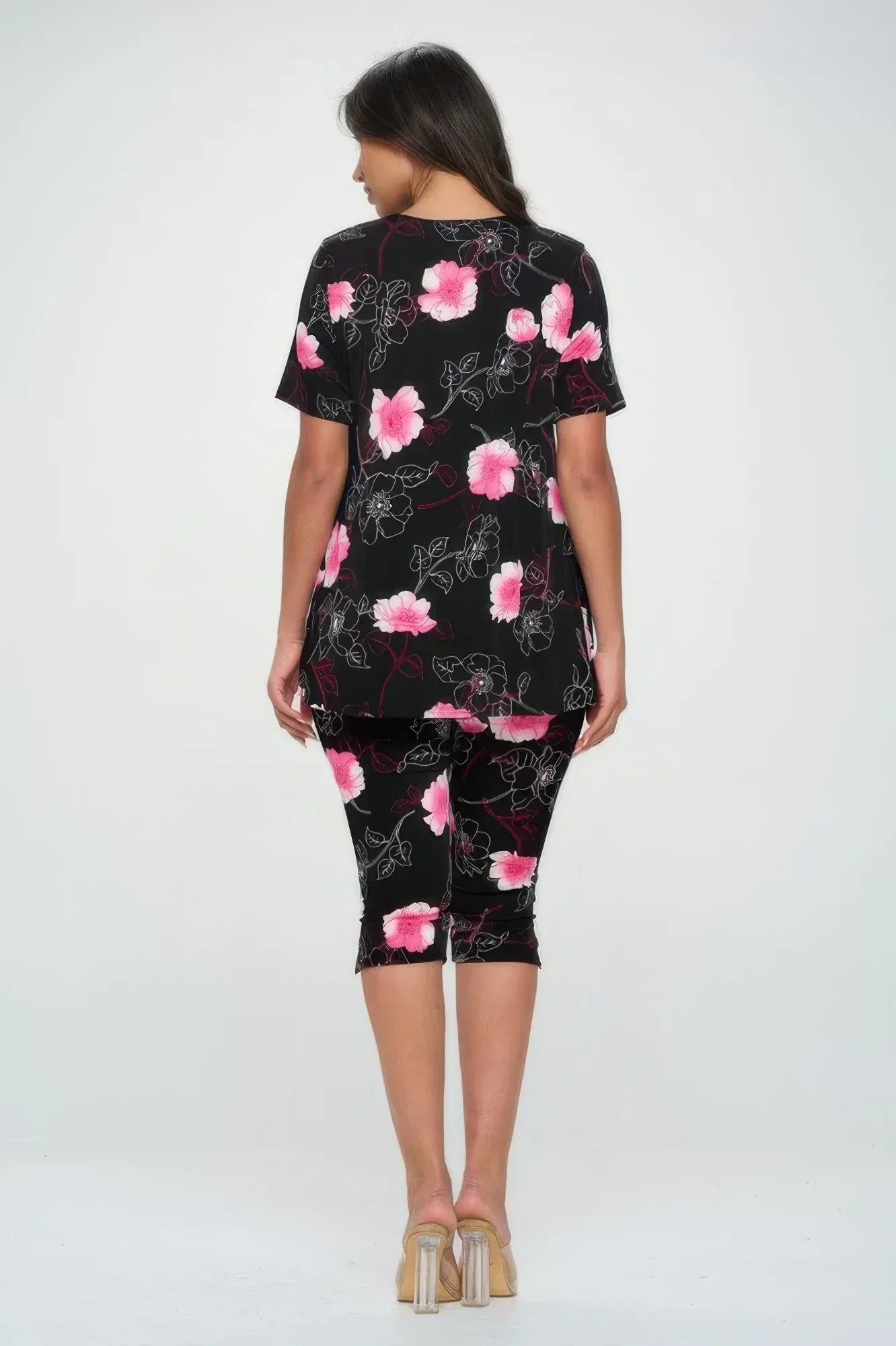 Matching Capri Pant Set In Plus Size Secondary image