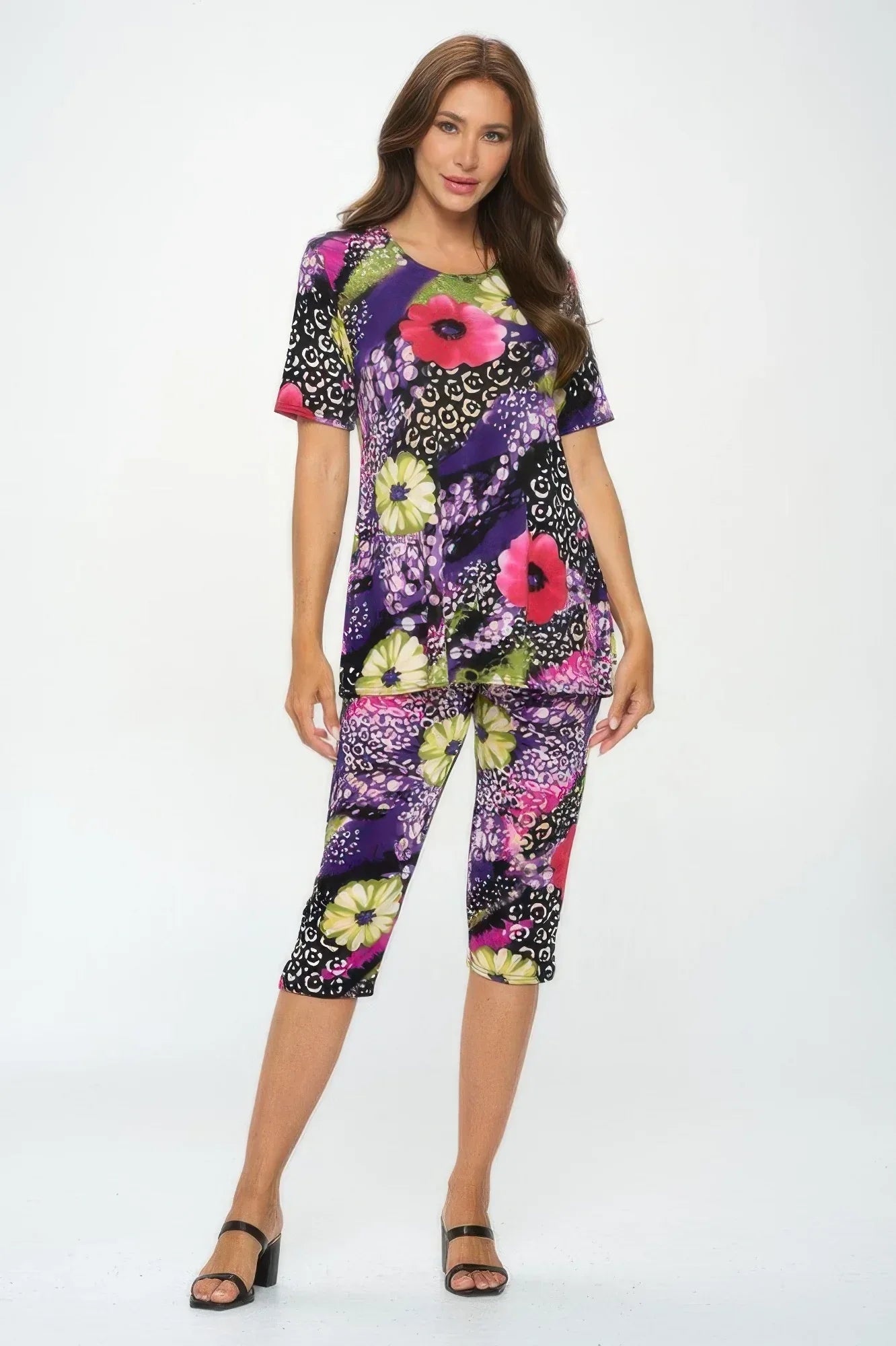 BNS Capri Pants Set Secondary image