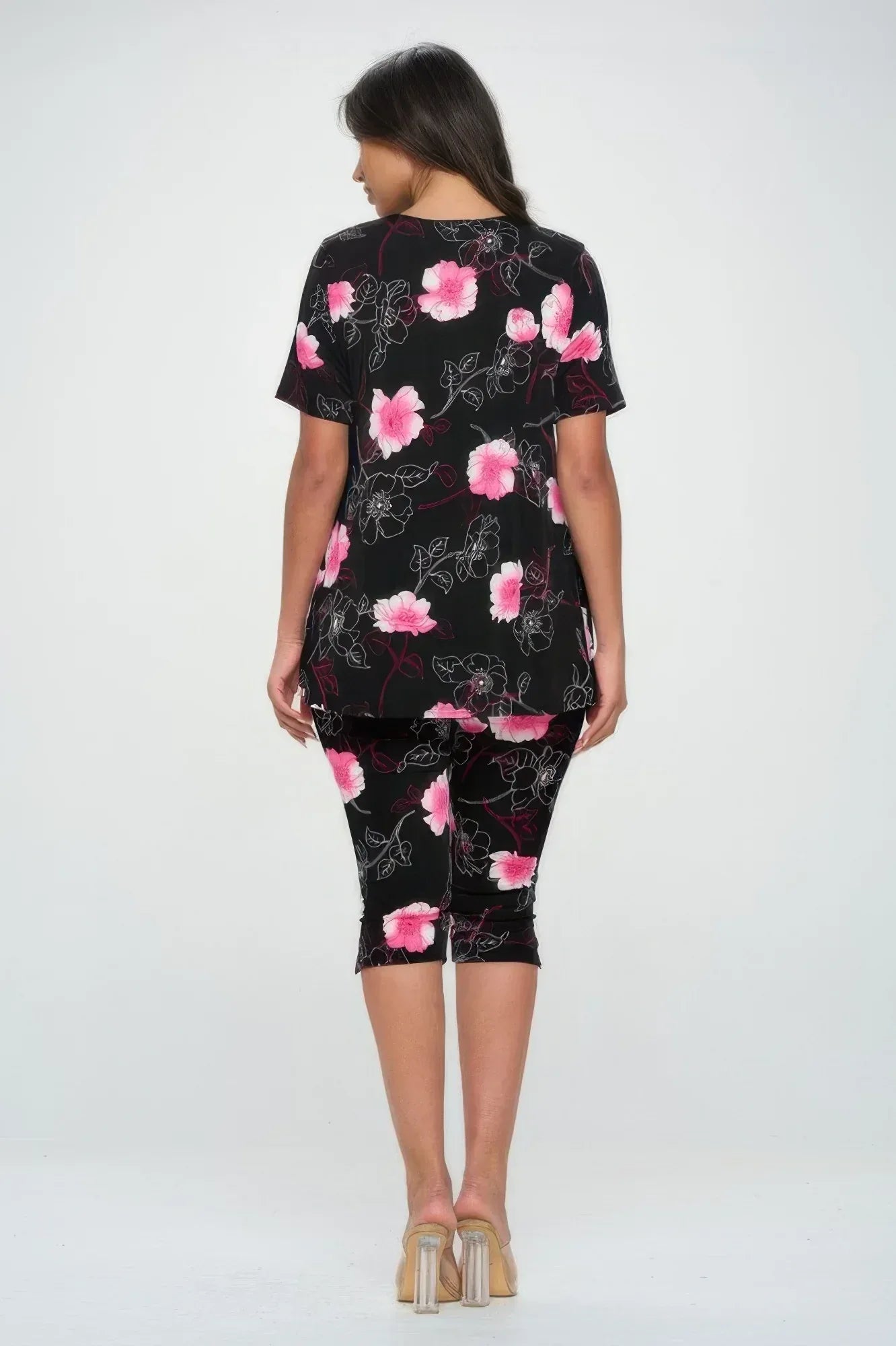 Short Sleeve Top Capri Pants Set Secondary image