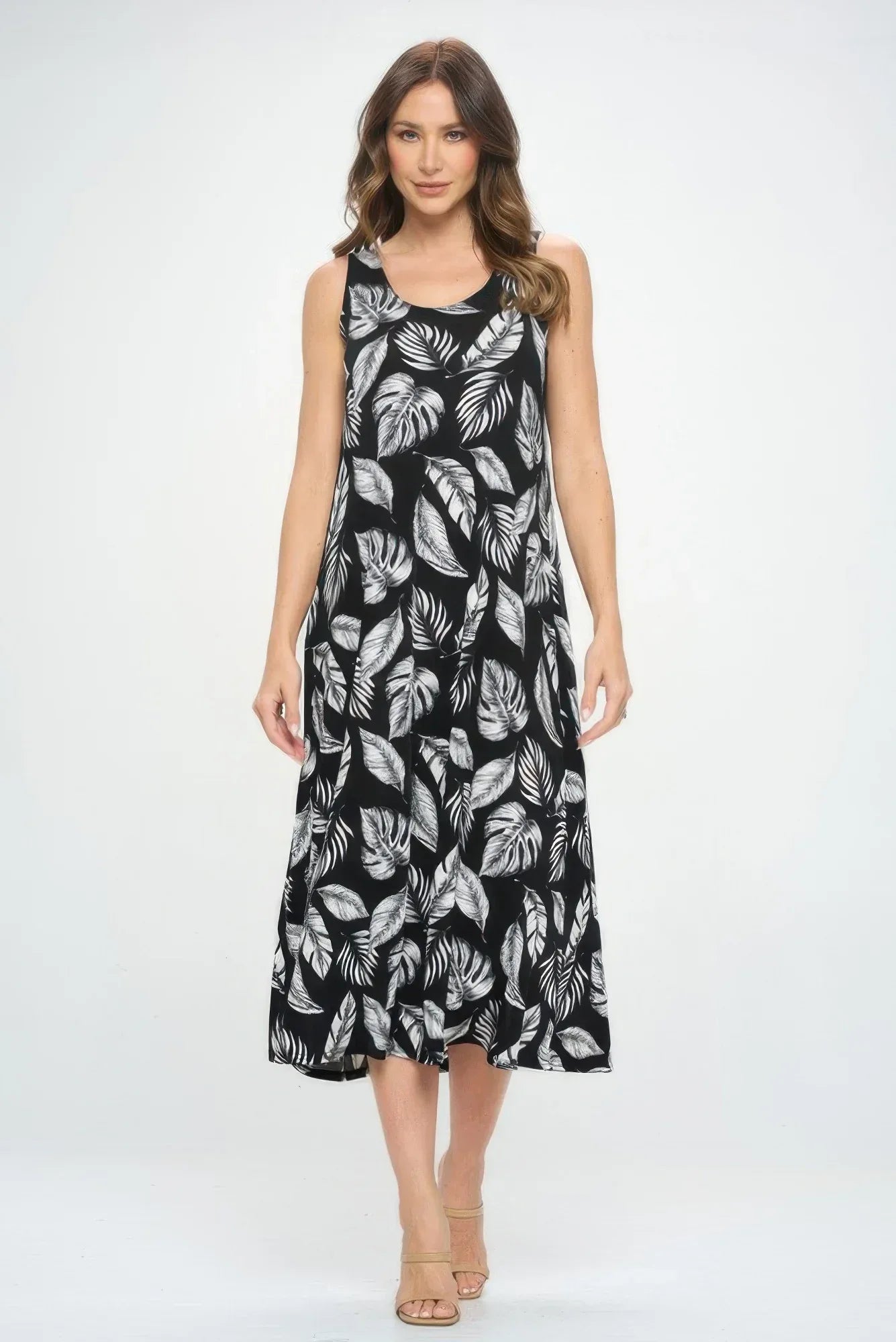 Sleeveless And Soft Round-neckline Long | Mixtshop LLC Main image