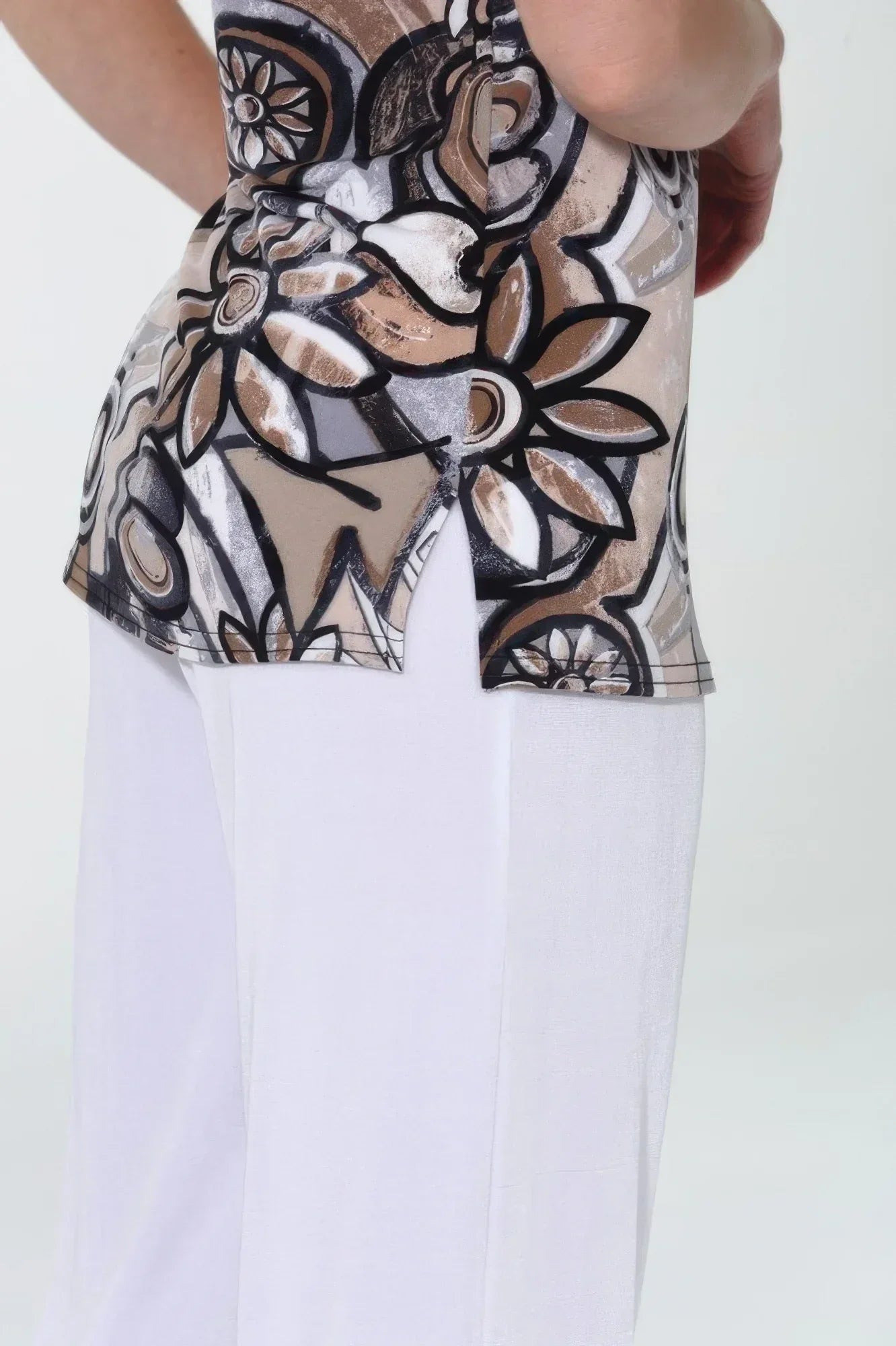 Hit Print Sleeveless Tank Top | Mixtshop LLC