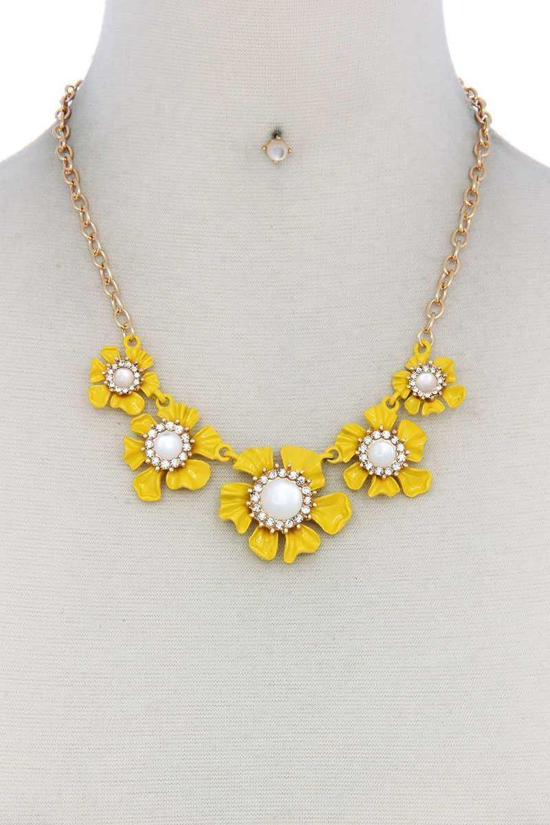 Floral Pearl Bead Necklace | Mixtshop LLC