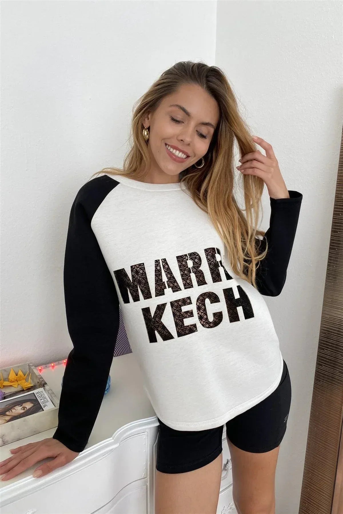 Contrast Sleeve Curved Hem Sweater | Mixtshop LLC Main image