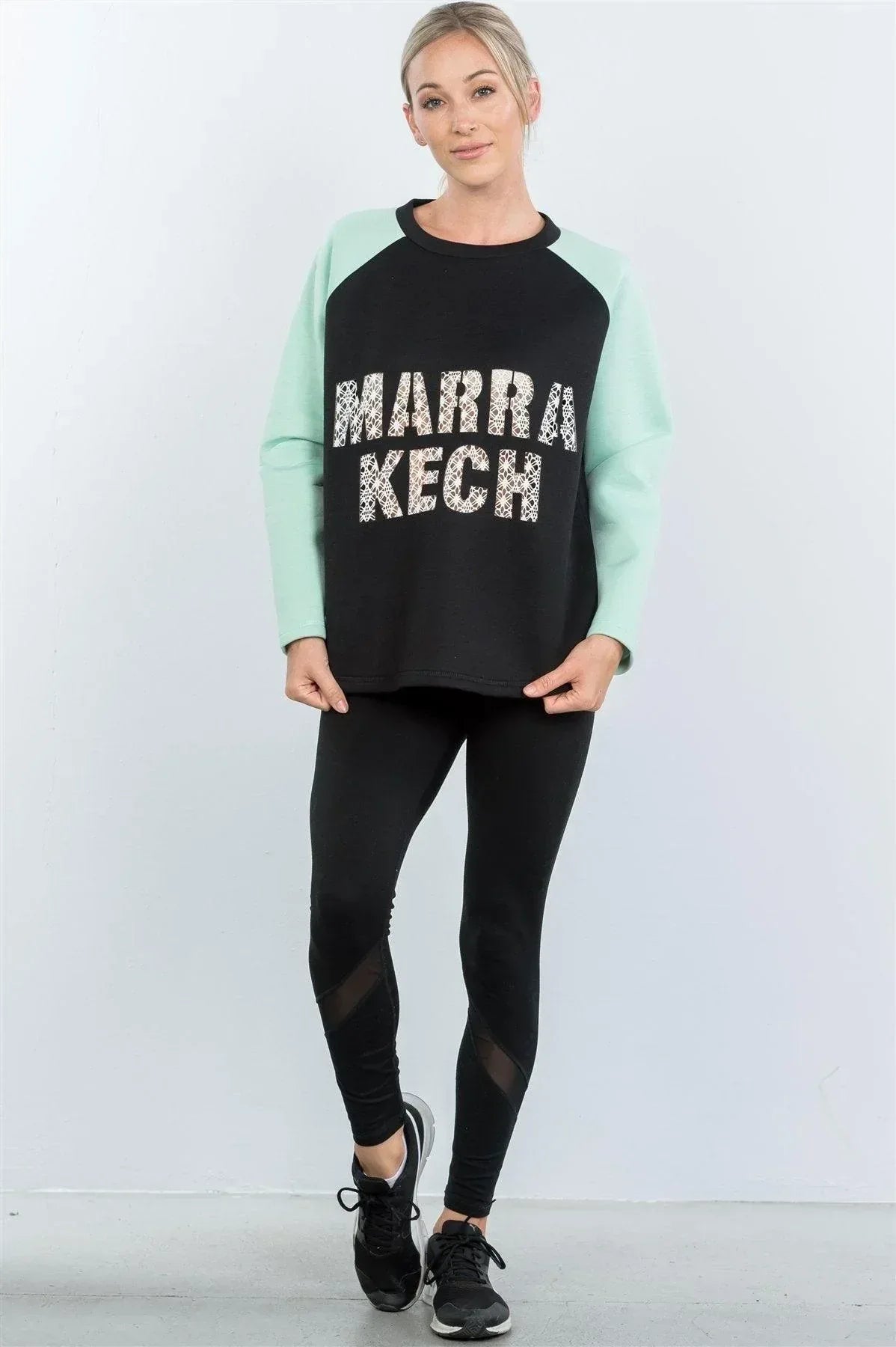 Contrast Sleeve Curved Hem Sweater Secondary image