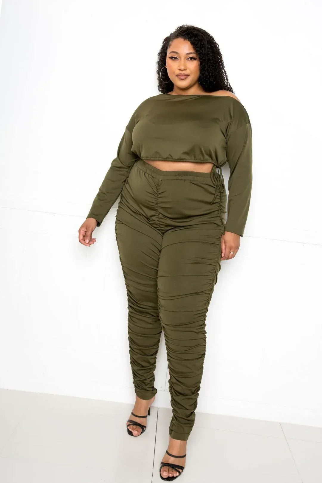 Off Shoulder Cropped Top And Ruched Leggings Sets Secondary image