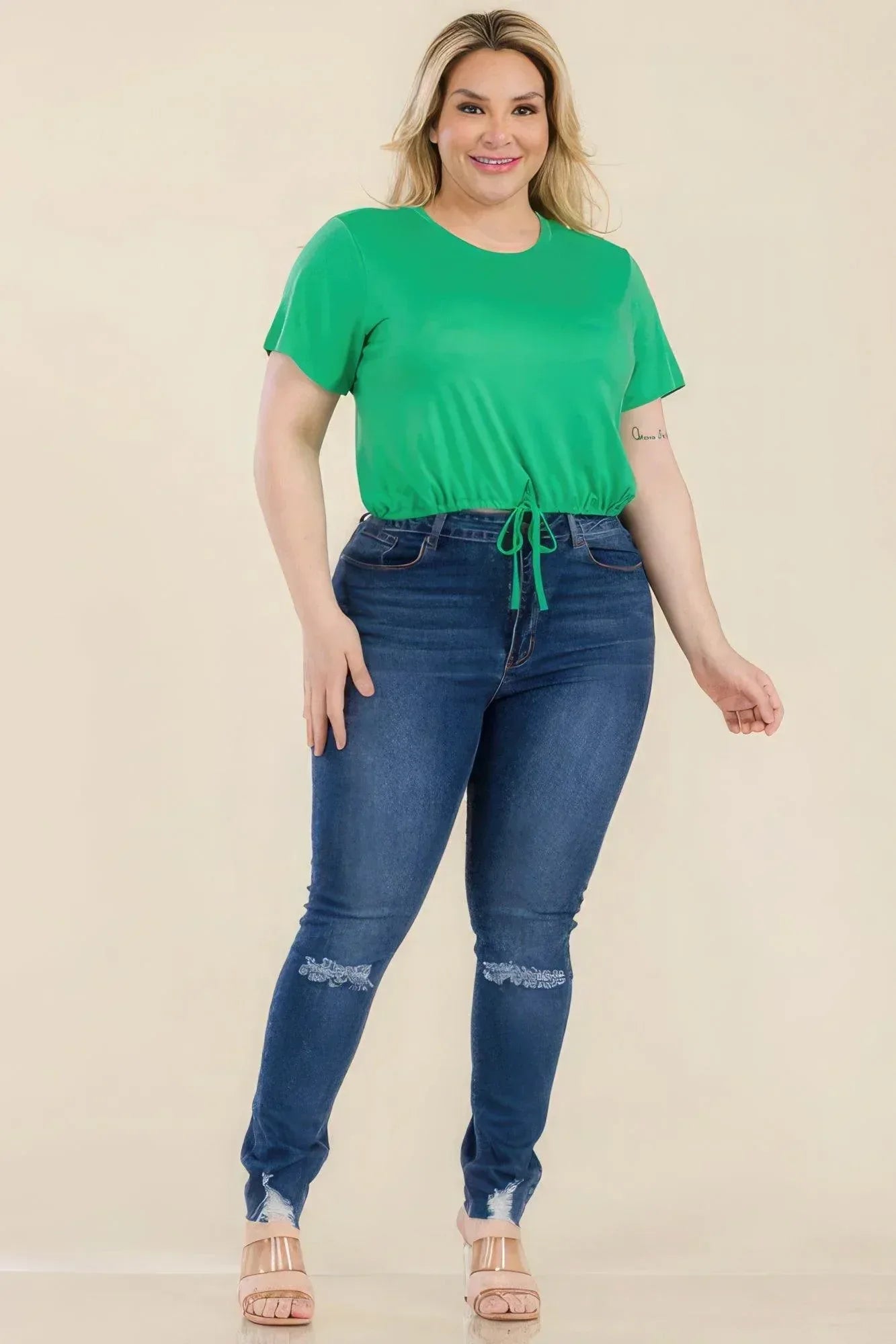 Plus Size Tie Front Drawstring Short Sleeve Crop Top Secondary image