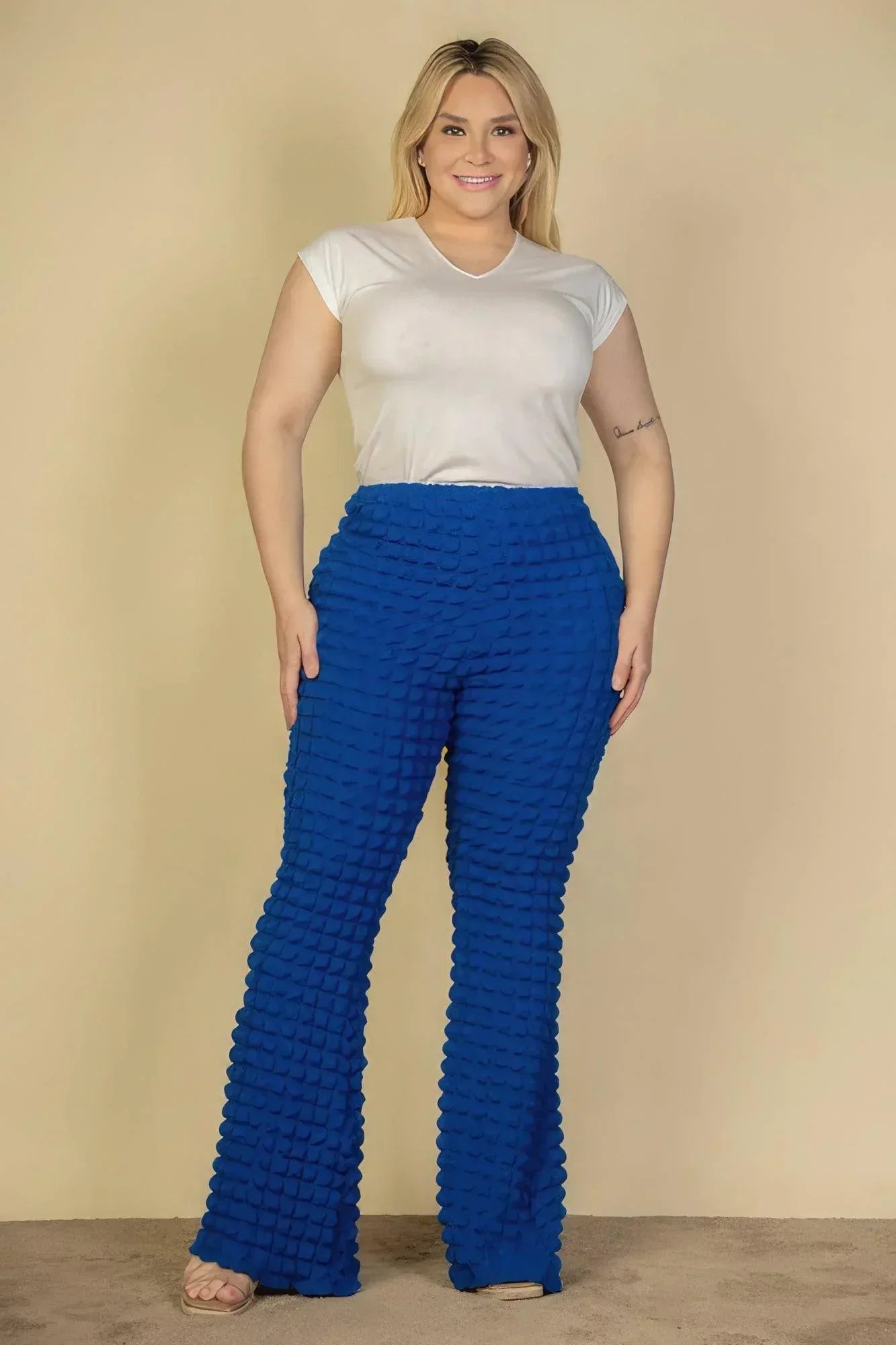 Plus Size Bubble Fabric Flare Pants Secondary image